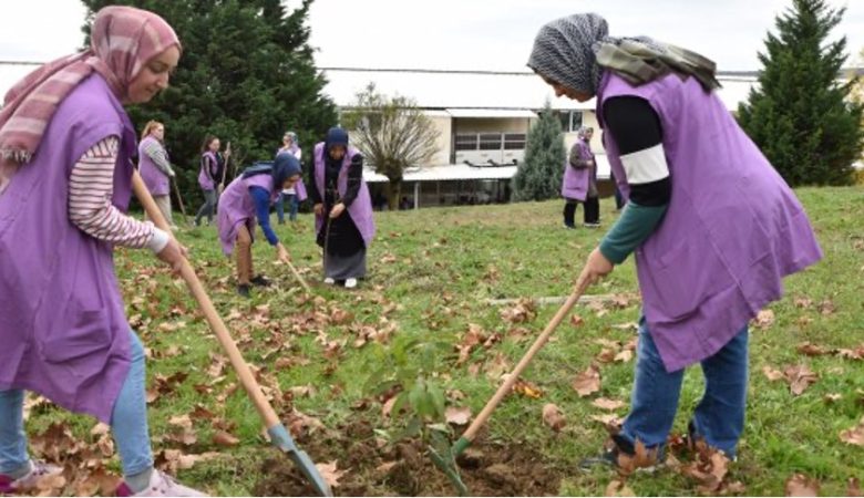 Metraco çevre duyarlılığını artırıyor, Bizimköy’ü ağaçlandırıyor